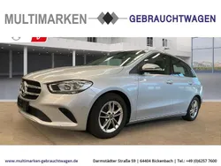 Iridiumsilber Gebraucht 2020 Mercedes B180 Style Van / Kleinbus | 20.990 € (Etwas zu teuer)