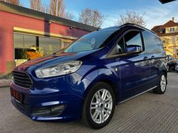 Blau Gebraucht 2017 Ford Tourneo Courier Titanium Van / Kleinbus | 10.480 € (Guter Preis)