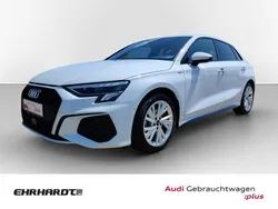 Gletscherweiß metallic Gebraucht 2024 Audi A3 Sportback S-Line Limousine | 34.490 € (Guter Preis)