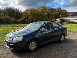 Blau Gebraucht 2006 VW Jetta Limousine | 780 € (Guter Preis)