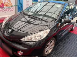 Schwarz Gebraucht 2009 Peugeot 207 Kleinwagen | 1.700 €