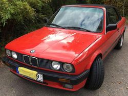 Rot Gebraucht 1993 BMW 318 Cabriolet Cabrio | 11.500 €