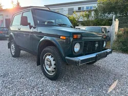 Grün Gebraucht 2010 Lada niva SUV | 3.999 € (Superpreis)