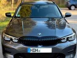 Grau Gebraucht 2019 BMW 320 Sport Line Kombi | 20.700 € (Etwas zu teuer)