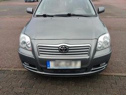 Grau Gebraucht 2004 Toyota Avensis T2 Kombi | 1.999 € (Fairer Preis)