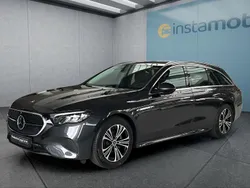 Grau Gebraucht 2024 Mercedes E220 Kombi | 54.699 € (Teuer)