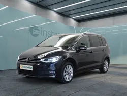 Schwarz Gebraucht 2024 VW Touran Highline Van / Kleinbus | 36.749 € (Fairer Preis)