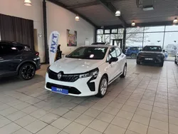 Weiß Gebraucht 2024 Renault Clio V Evolution Limousine | 17.990 € (Guter Preis)