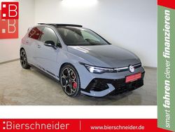 Mondsteingrau Gebraucht 2025 VW Golf Style Limousine | 42.980 € (Teuer)