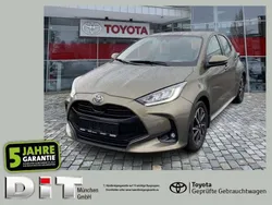 Manganbronze met. Gebraucht 2021 Toyota Yaris Team Kleinwagen | 15.990 € (Guter Preis)