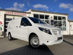 Weiß Gebraucht 2022 Mercedes Vito Van / Kleinbus | 33.915 € (Fairer Preis)
