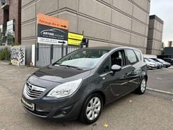 Grau Gebraucht 2011 Opel Meriva Design Edition Van / Kleinbus | 7.900 € (Teuer)