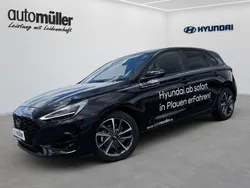 Schwarz abyss black / mic Gebraucht 2024 Hyundai i30 Advantage Limousine | 21.888 € (Guter Preis)