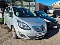 Silber Gebraucht 2012 Opel Meriva Innovation Van / Kleinbus | 2.900 € (Superpreis)