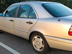 Silber Gebraucht 1995 Mercedes C200 Limousine | 2.300 €
