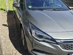 Grau Gebraucht 2016 Opel Astra Edition Kombi | 9.100 € (Guter Preis)