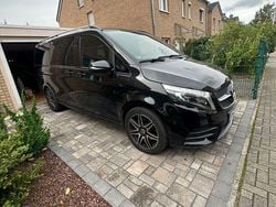 Schwarz Gebraucht 2021 Mercedes V300 AMG Van / Kleinbus | 61.900 € (Etwas zu teuer)