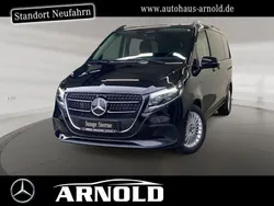 Schwarz (obsidianschwarz) Gebraucht 2024 Mercedes V220 Style Van / Kleinbus | 60.850 € (Teuer)
