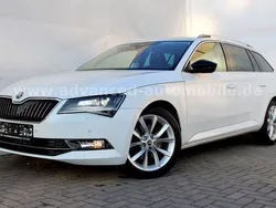 Weiß Gebraucht 2016 Skoda Superb Style Kombi | 19.800 € (Fairer Preis)