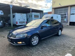 Blau Gebraucht 2012 VW Passat Comfortline Limousine | 4.500 €