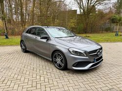 Grau Gebraucht 2017 Mercedes A200 AMG line Limousine | 22.450 €