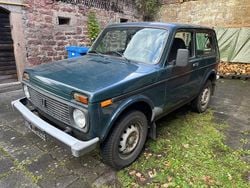 Grün Gebraucht 2005 Lada niva SUV | 3.850 € (Fairer Preis)