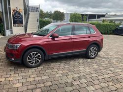 Rot Gebraucht 2018 VW Tiguan Sound SUV | 19.950 € (Superpreis)