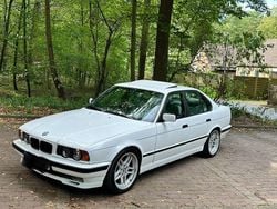 Weiß Gebraucht 1991 BMW 540 Performance Limousine | 22.999 €