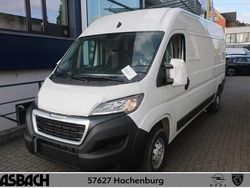 Weiß Gebraucht 2023 Peugeot Boxer Van | 29.990 € (Teuer)