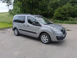 Grau Gebraucht 2017 Citroën Berlingo XTR Van / Kleinbus | 9.200 € (Fairer Preis)