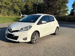Weiß Gebraucht 2012 Toyota Yaris Club Kleinwagen | 5.000 € (Guter Preis)