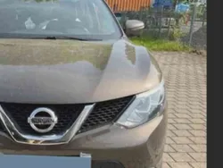 Braun Gebraucht 2014 Nissan Qashqai 360º SUV | 7.350 € (Superpreis)