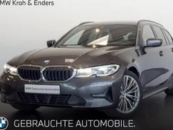 Grau Gebraucht 2022 BMW 320 Performance Kombi | 27.290 € (Fairer Preis)