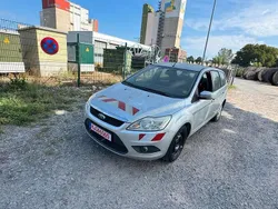 Silber Gebraucht 2008 Ford Focus Style Limousine | 2.160 € (Guter Preis)