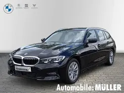 Schwarz Gebraucht 2022 BMW 330 Advantage Kombi | 33.950 € (Fairer Preis)