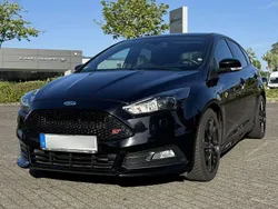Schwarz Gebraucht 2017 Ford Focus ST Limousine | 12.750 € (Guter Preis)