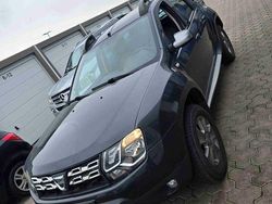 Grün Gebraucht 2015 Dacia Duster Celebration SUV | 6.900 € (Superpreis)