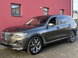 Manhattangreen** Gebraucht 2022 BMW X7 SUV | 72.600 € (Guter Preis)