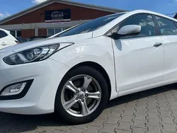 Weiß Gebraucht 2016 Hyundai i30 Style Kombi | 9.999 € (Fairer Preis)