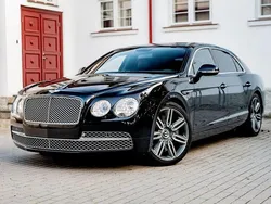 Schwarz Gebraucht 2016 Bentley Flying Spur Limousine | 52.900 €