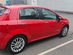 Rot Gebraucht 2008 Fiat Punto Limousine | 1.800 € (Fairer Preis)