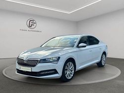 Bila moon/moon white Gebraucht 2022 Skoda Superb Limousine | 27.850 € (Fairer Preis)