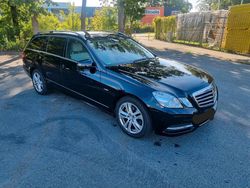 Schwarz Gebraucht 2011 Mercedes E220 Kombi | 11.450 € (Fairer Preis)