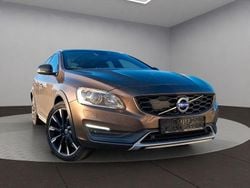 Gebraucht 2016 Volvo V60 CC Kombi | 16.593 € (Teuer)