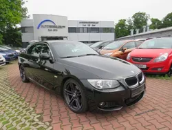 Schwarz Gebraucht 2012 BMW 320 Cabriolet Comfort Edition Cabrio | 15.890 €