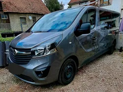 Grau Gebraucht 2017 Opel Vivaro Van | 19.500 €