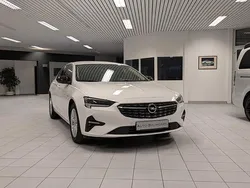 Weiß Gebraucht 2022 Opel Insignia Business Limousine | 20.850 € (Superpreis)