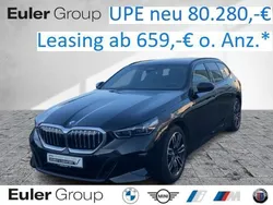 Black sapphire metallic Gebraucht 2024 BMW 520 M Sport Kombi | 52.690 € (Superpreis)