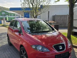 Rot Gebraucht 2007 Seat Altea Van / Kleinbus | 2.699 € (Fairer Preis)