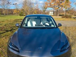 Grau Gebraucht 2025 Tesla Model 3 Long Range RWD Limousine | 35.900 € (Superpreis)